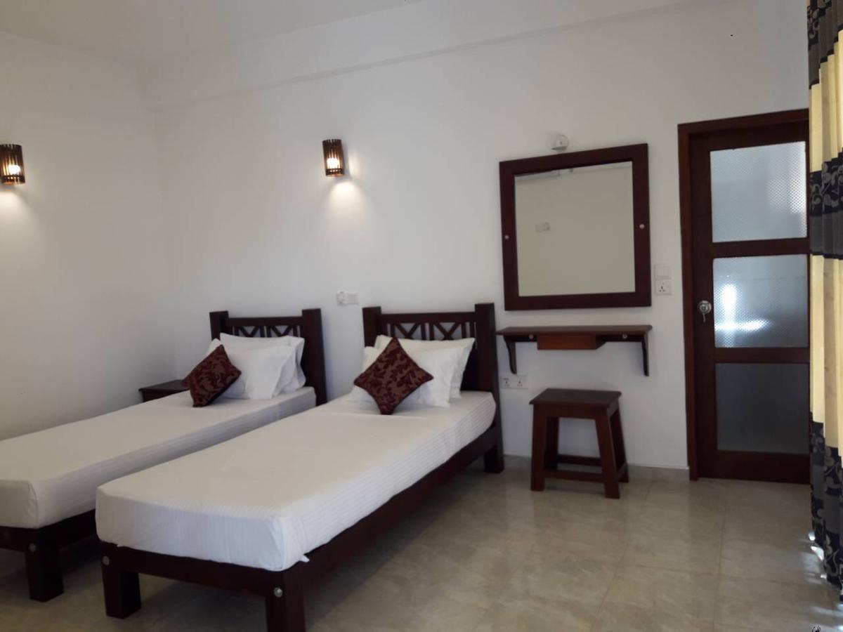 Hikka Regent Hotel Hikkaduwa Dış mekan fotoğraf